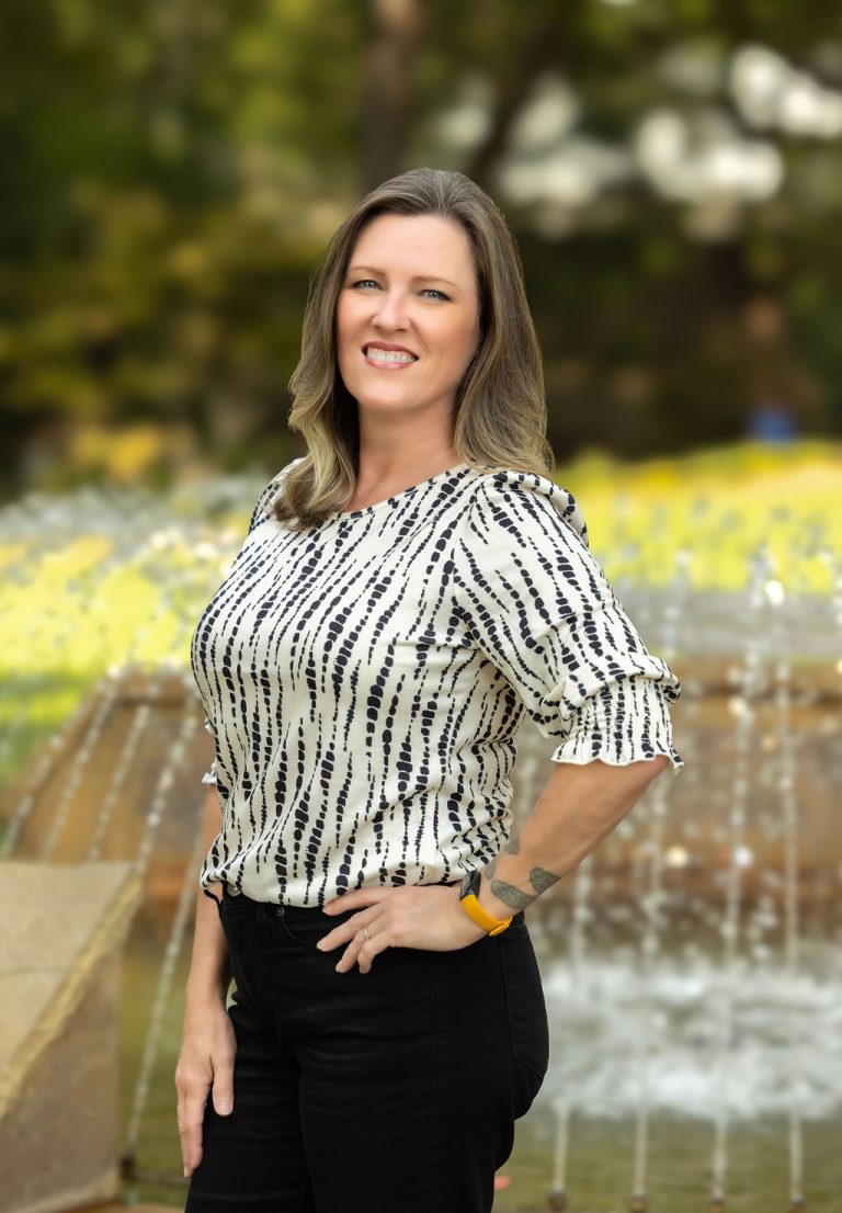 Dallas Portrait Photographer | Lifestyle, Headshot, Business, Profile, DFW | FarahJ Photography