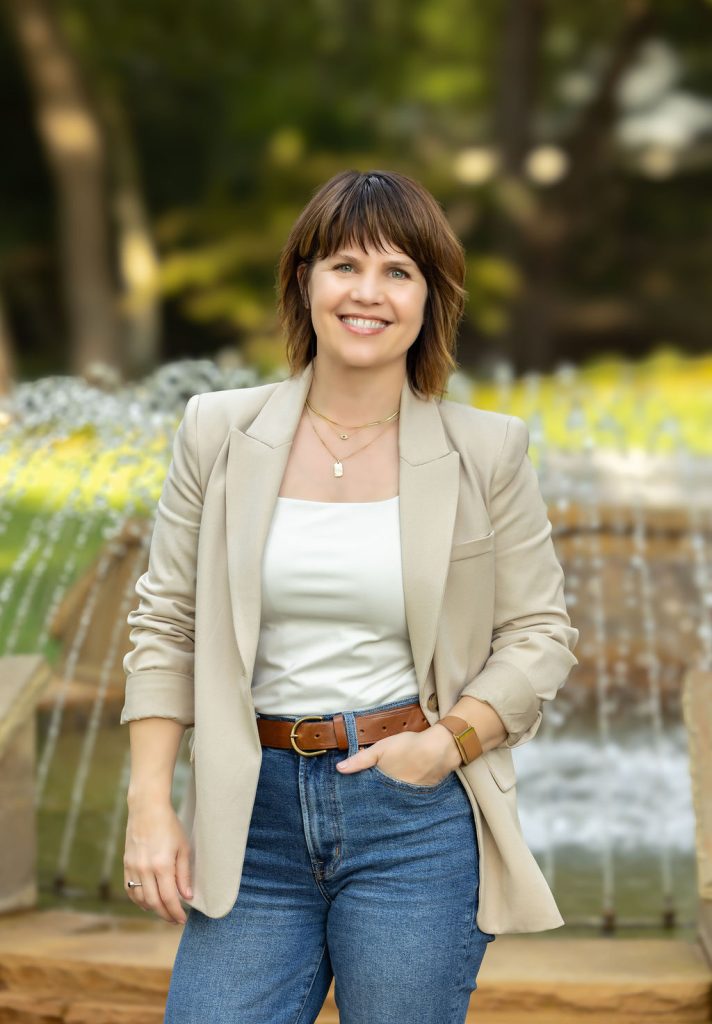 Dallas Portrait Photographer | Lifestyle, Headshot, Business, Profile, DFW| FarahJ Photography