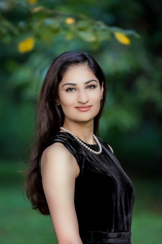 Dallas Portrait Photographer | Lifestyle, Headshot, Business, Profile, DFW| FarahJ Photography